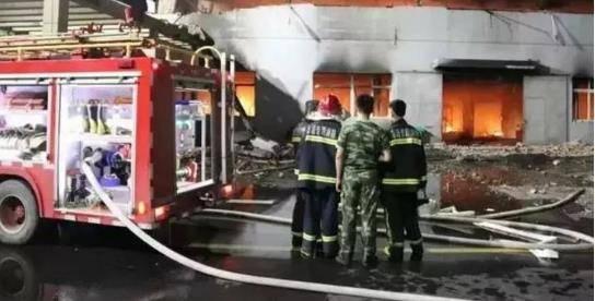 意爾康鞋廠起火現(xiàn)場 意爾康鞋廠起火現(xiàn)場